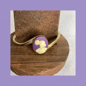 Purple cameo bracelet